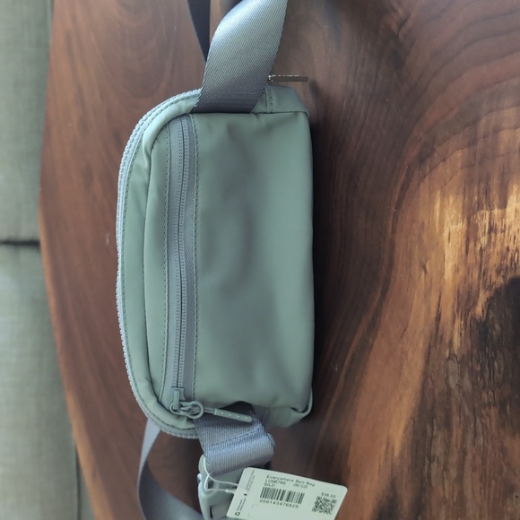 Lululemon Athletica Everywhere Belt Bag - Picture 6 of 6
